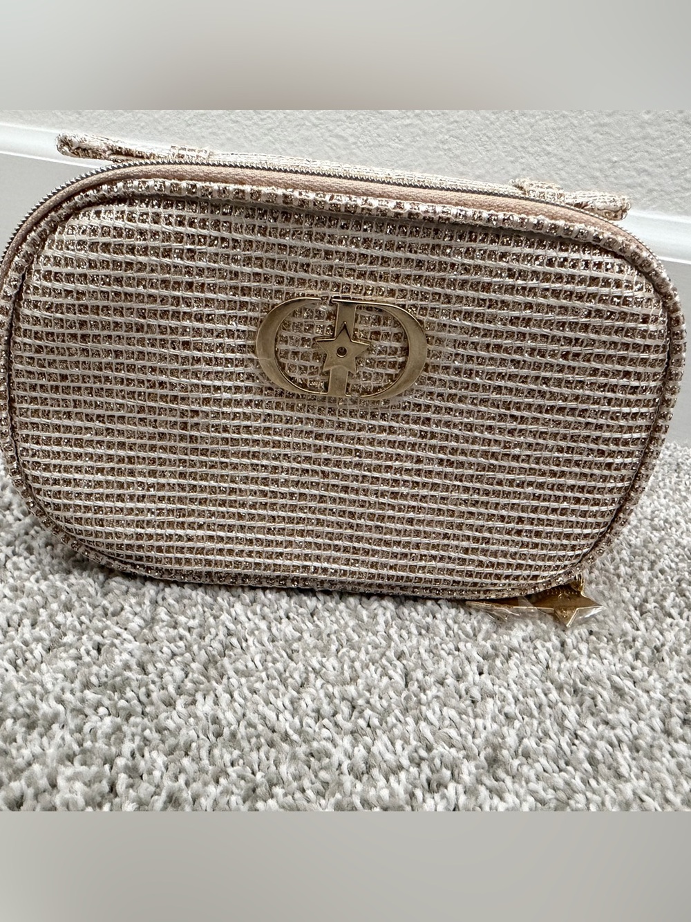 Dior beauty limited edition cosmetic bag - Picture 5 of 16